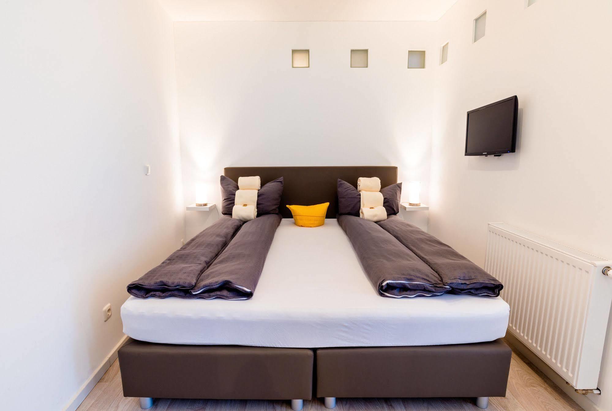 Apartments รูโดลชตัดท์ ภายนอก รูปภาพ