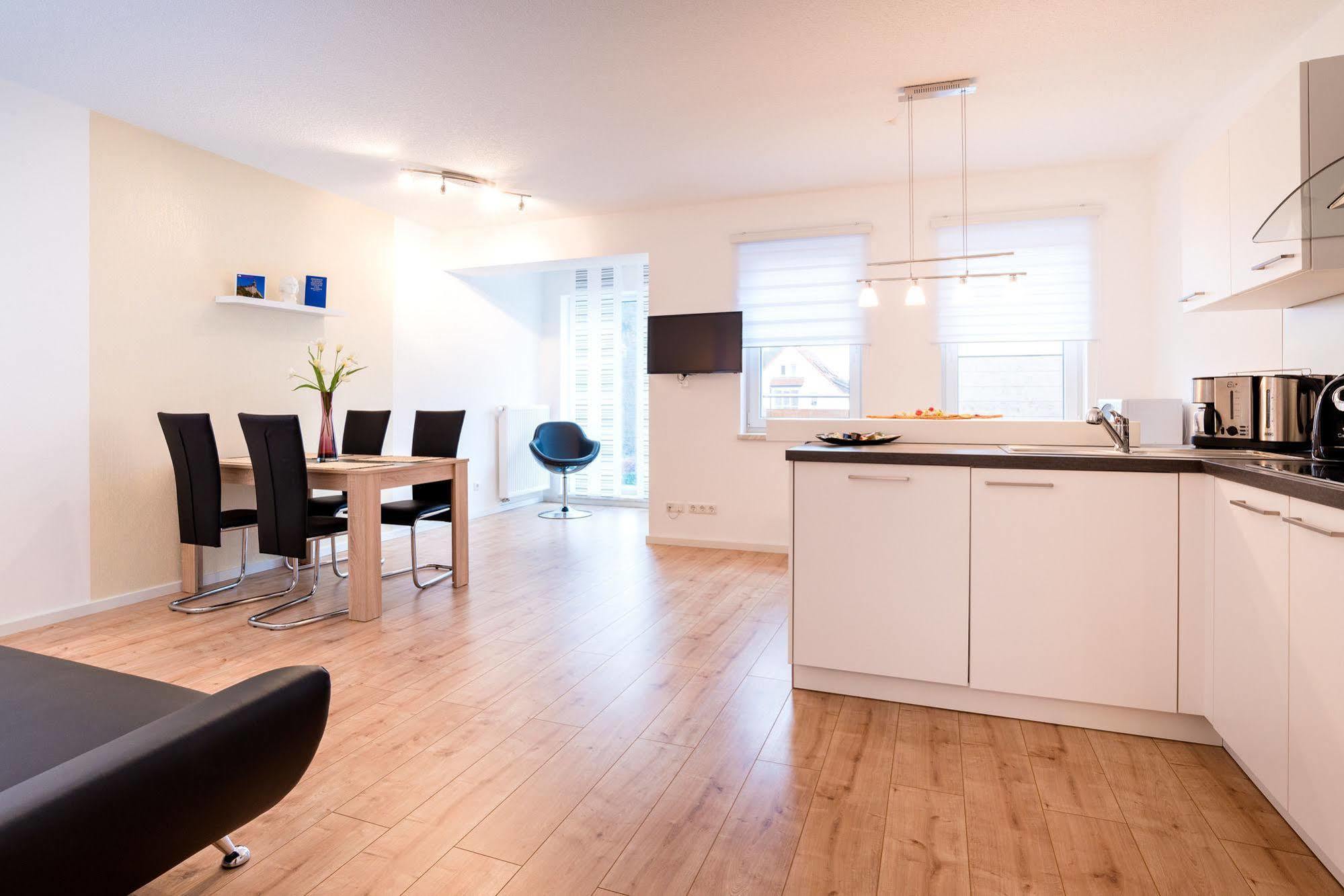Apartments รูโดลชตัดท์ ภายนอก รูปภาพ